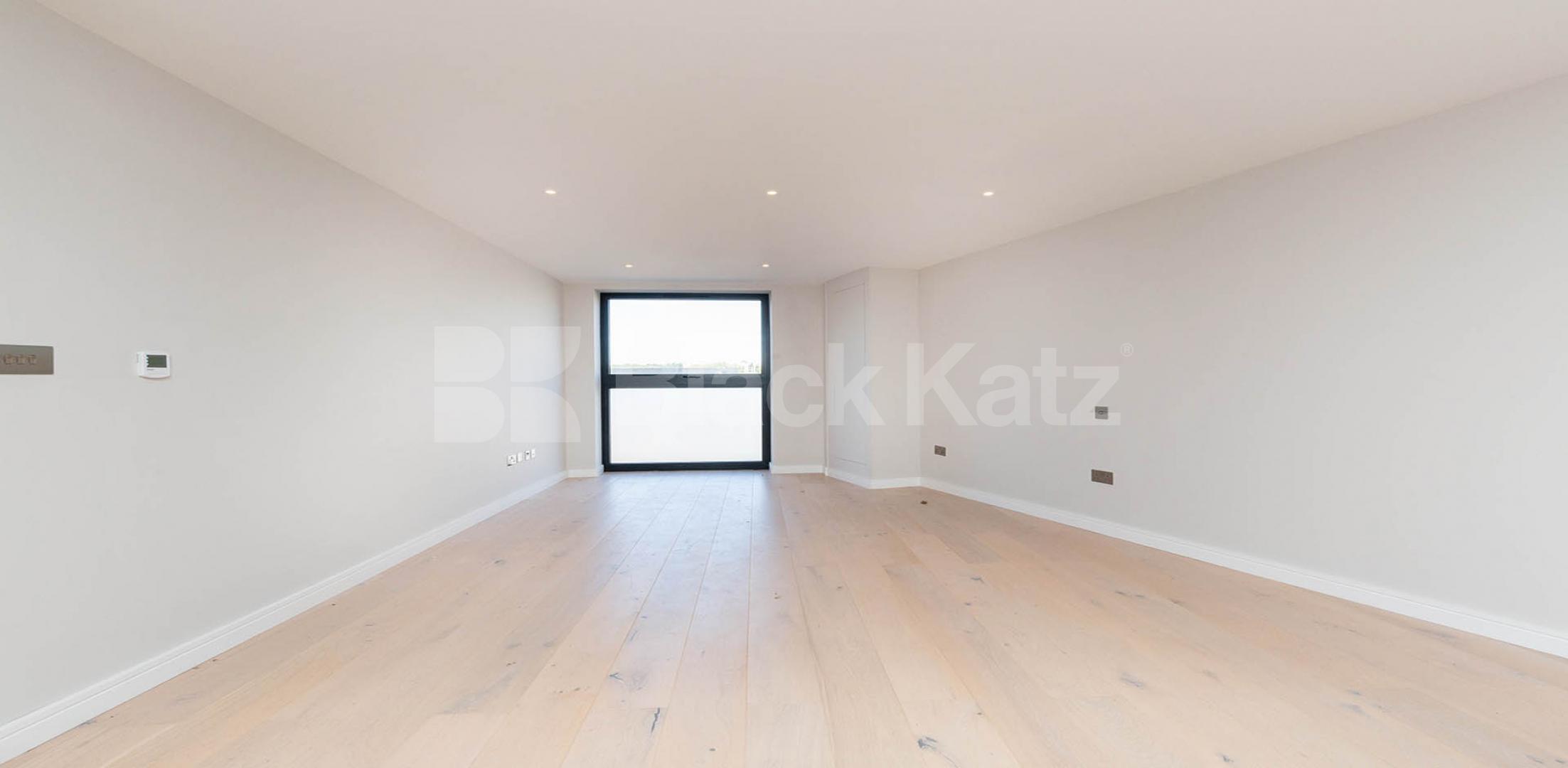 			2 Bedroom, 2 bath, 1 reception Apartment			 Tottenham Lane, Crouch End